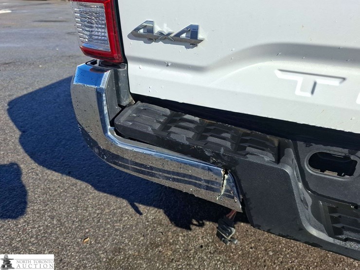 2016-toyota-tacoma-image-21