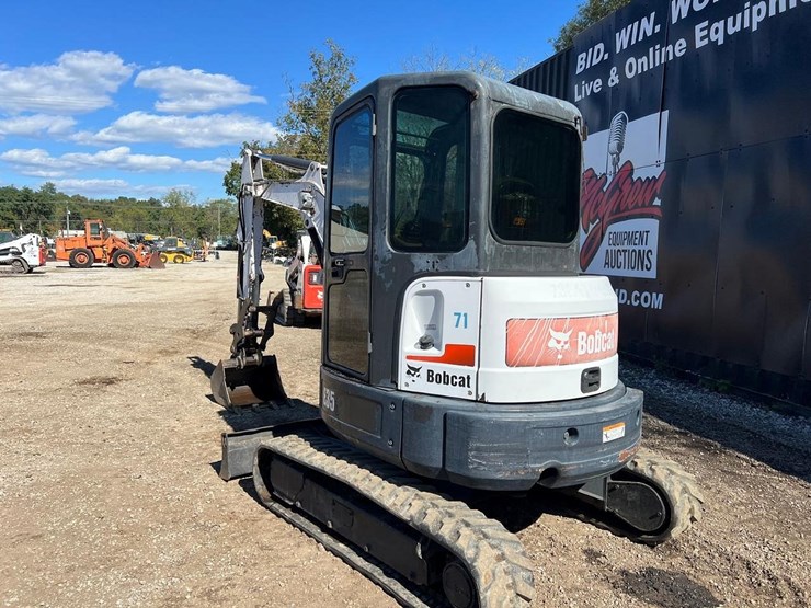 2013-bobcat-e35-image-4