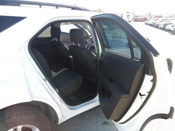2015-chevrolet-equinox-image-13