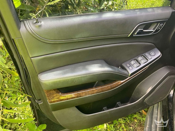 2020-chevrolet-tahoe-image-11