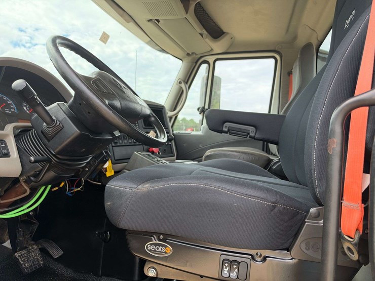 2010-international-transtar-8600-image-10