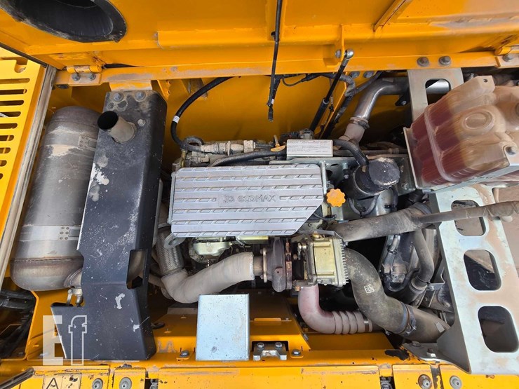 2023-jcb-220x-lc-image-22