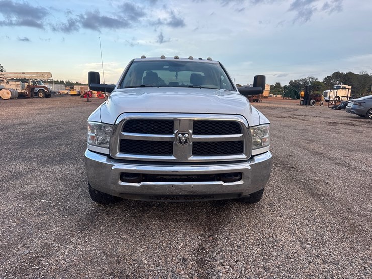 2016-dodge-3500-image-9