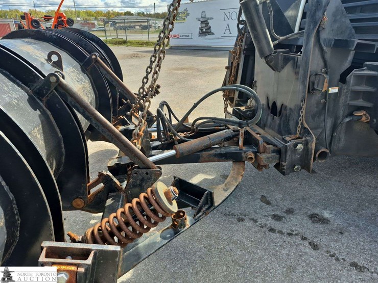 2019-freightliner-108sd-image-35