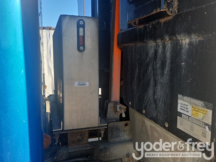 2019-freightliner-122sd-image-29