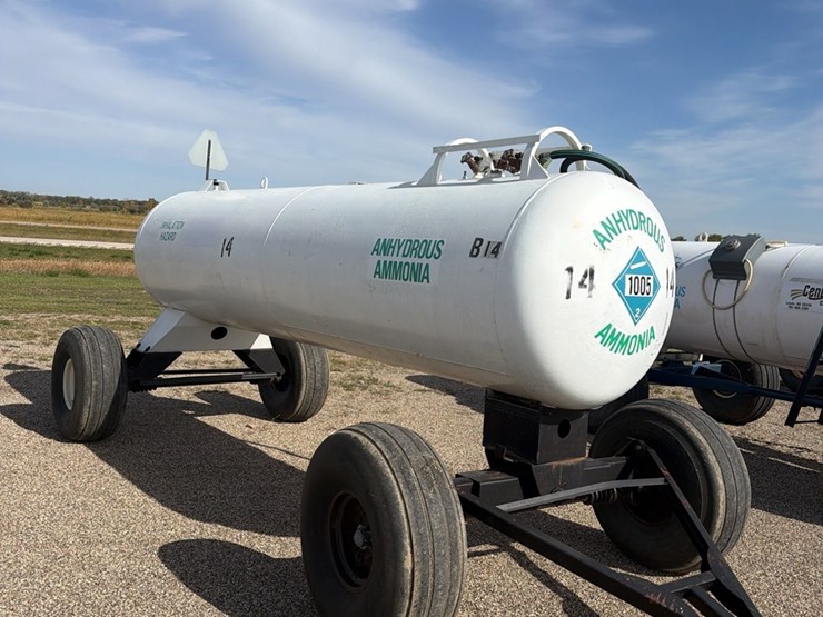 11-17-1450-gallon-nh3-tank,-16.5l---16.1-tires-image-13