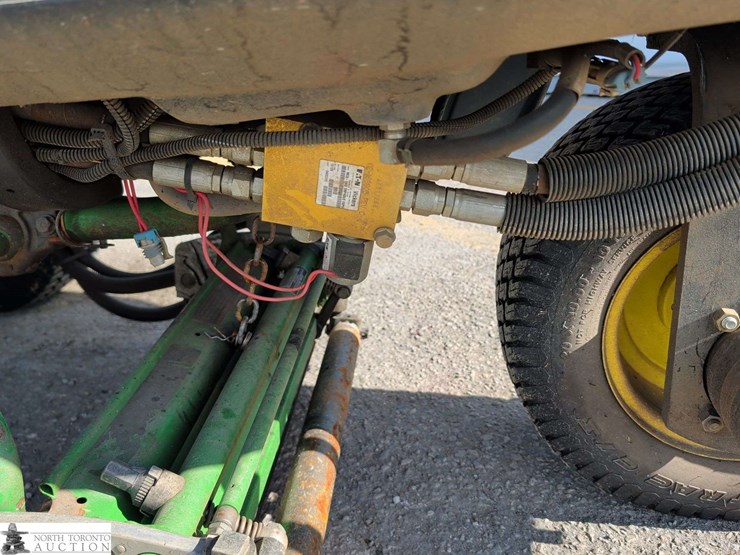 2015-john-deere-2500-image-30