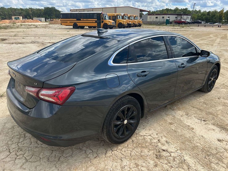 2020-chevrolet-malibu-4-door-sedan-(140,570-miles)-image-3