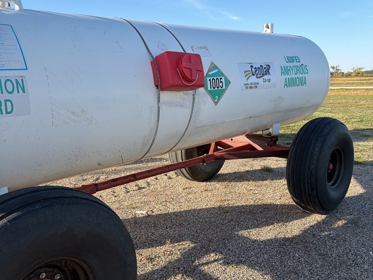 11-10-1450-gallon-nh3-tank,-16.5l---16.1-tires-image-3
