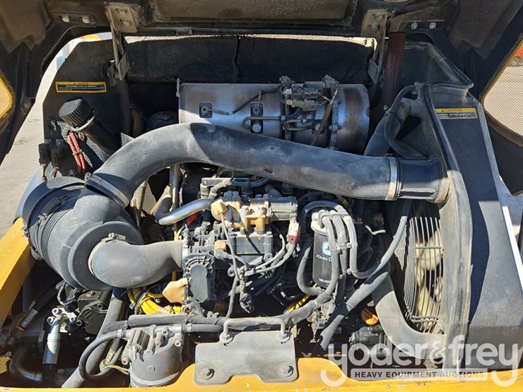 2019-deere-204l-image-7