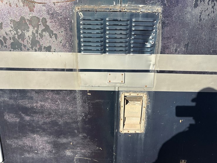 #1405-•-1993-lazy-n-horse-trailer-w/-living-quarters-image-22