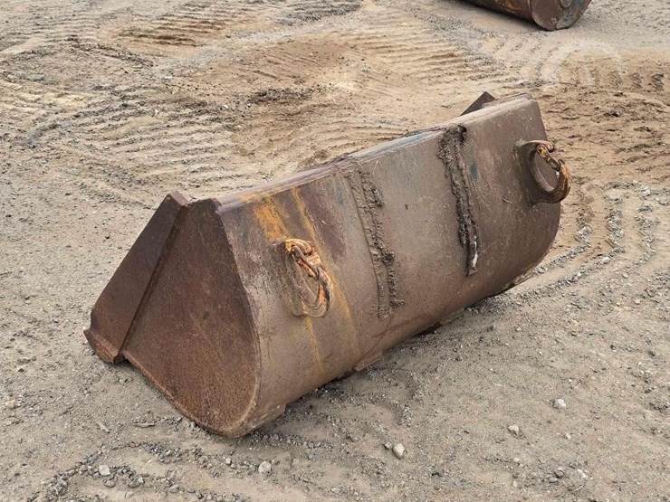 35.5-inch-bucket-image-4