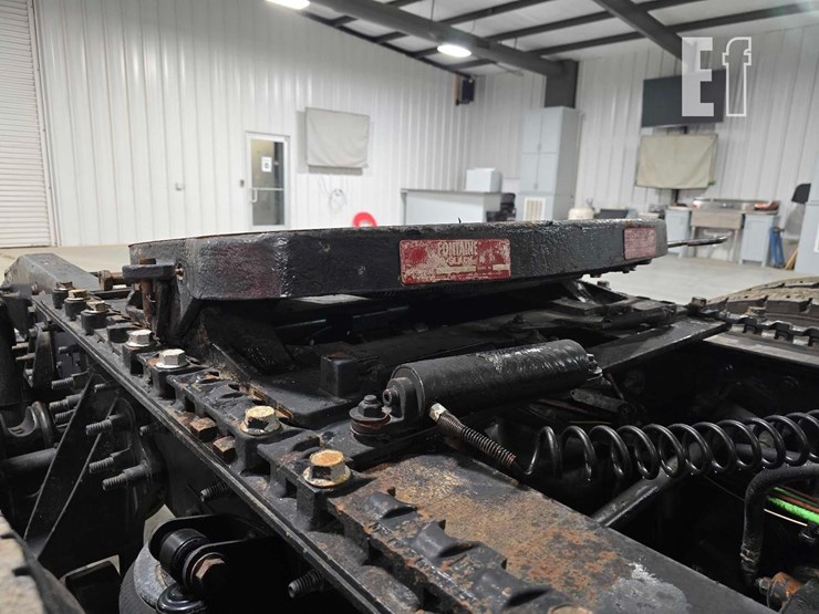 2011-international-prostar-image-21