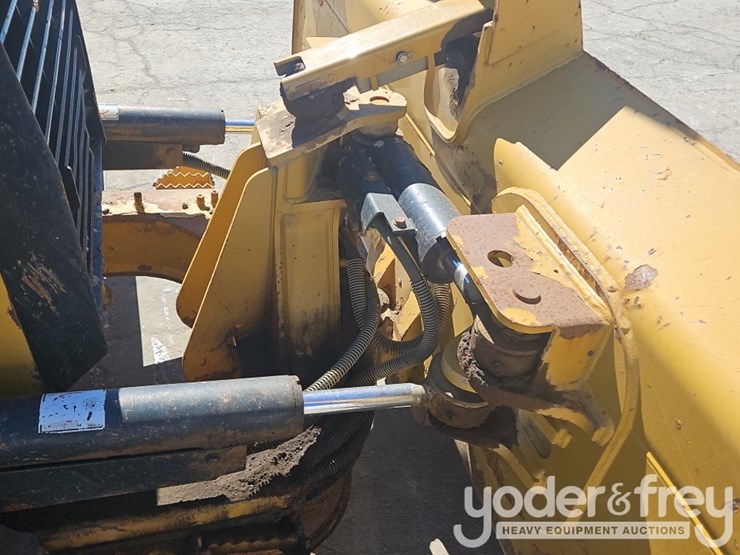 2018-caterpillar-d5k-image-16