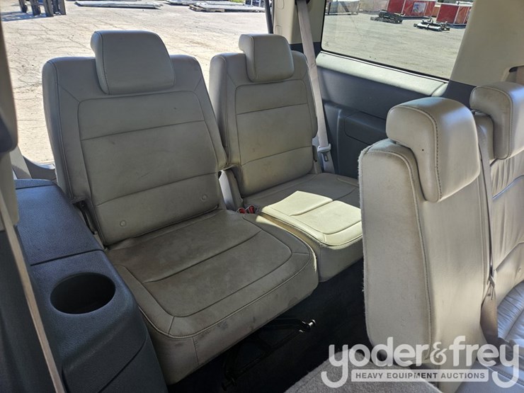 2009-ford-flex-image-24