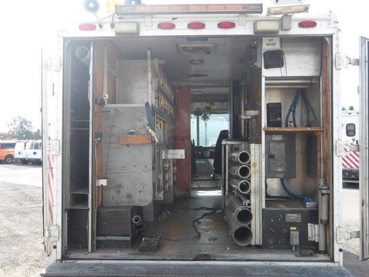2002-workhorse-p42-image-22