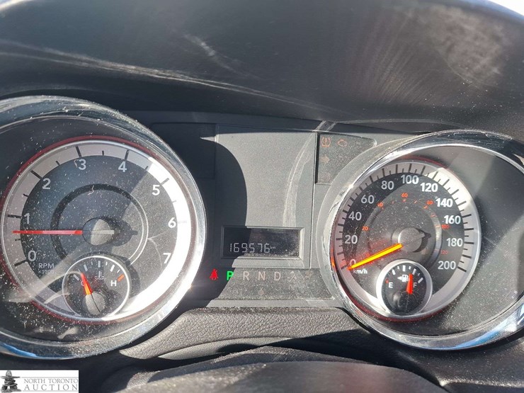 2015-toyota-tacoma-image-28