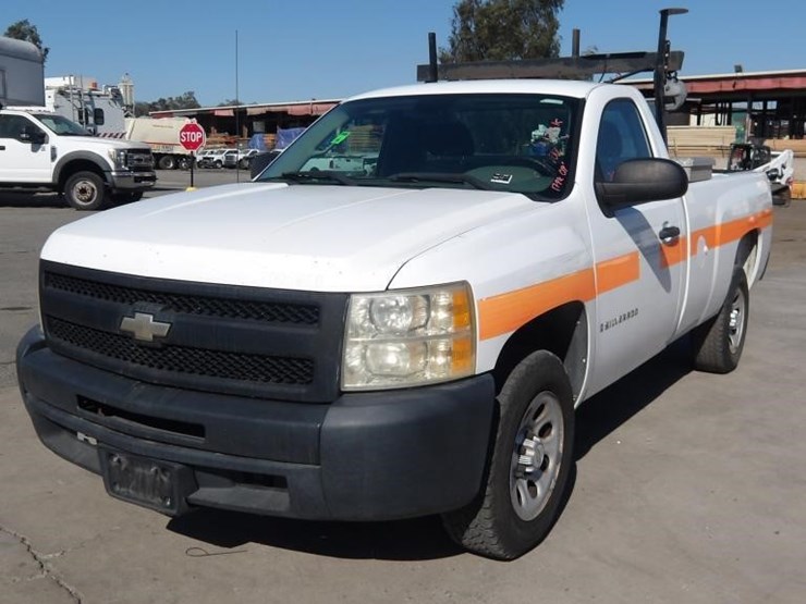 2009-chevrolet-silverado-pickup-truck-image-1
