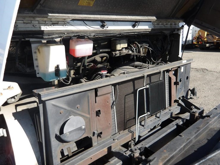 2002-workhorse-p42-image-8