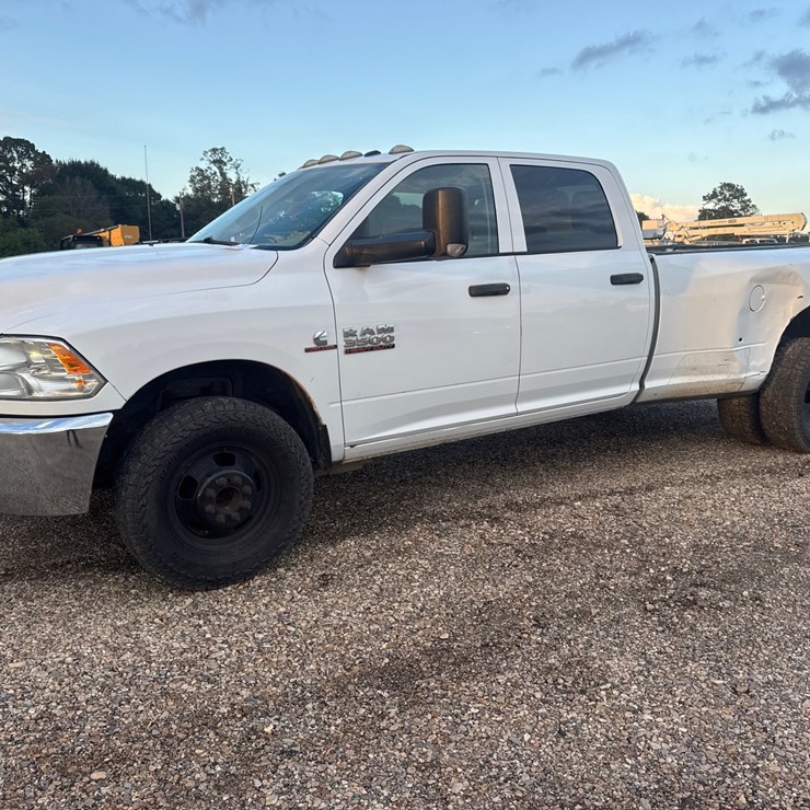 2016 DODGE 3500