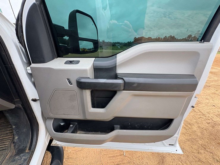 2017-ford-f450-sd-image-11