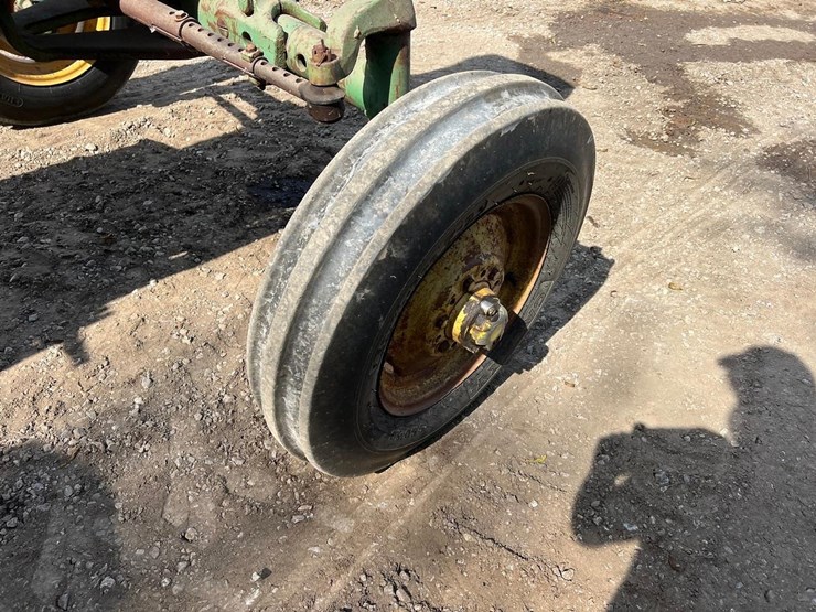 john-deere-3010-image-16