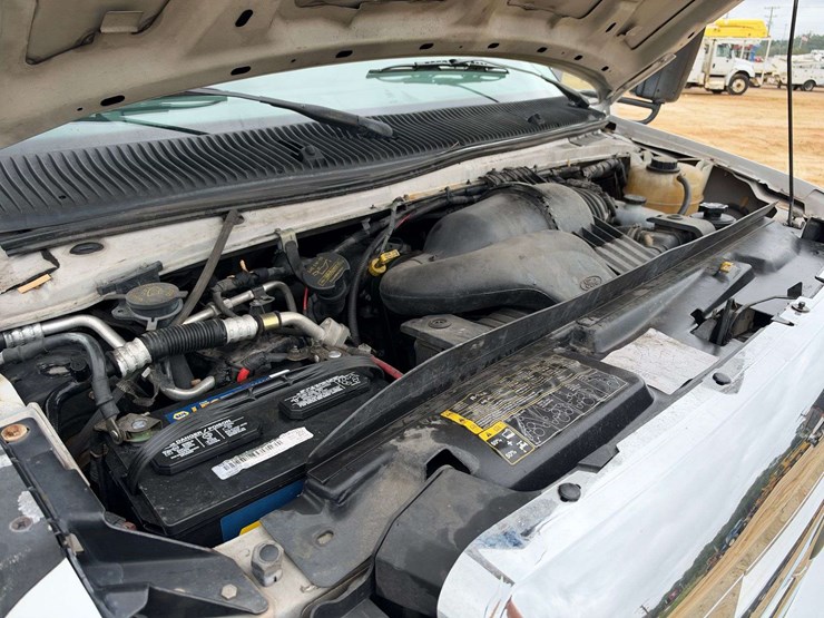 2014-ford-e450-image-8