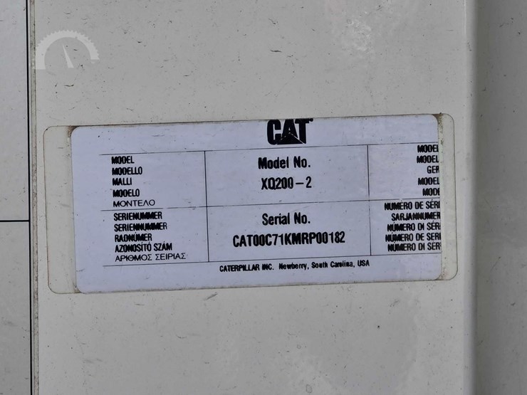2013-caterpillar-xq200-2-image-26