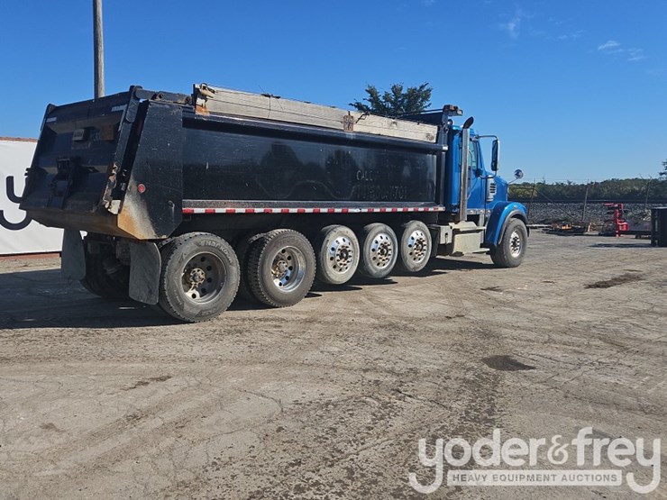 2019-freightliner-122sd-image-5