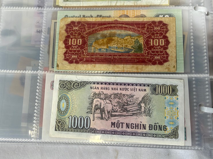 #40307-•-foreign-currency-bank-notes-image-117