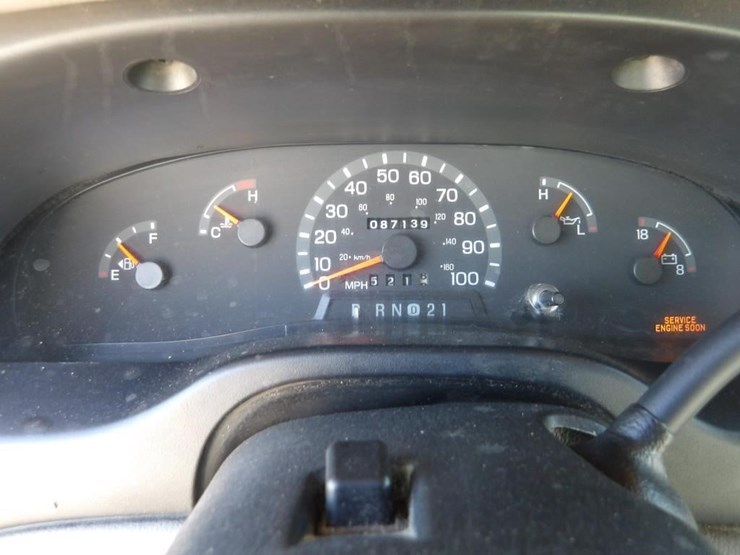 1998-ford-e250-image-17