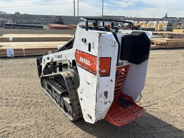 2019-bobcat-mt85-image-4