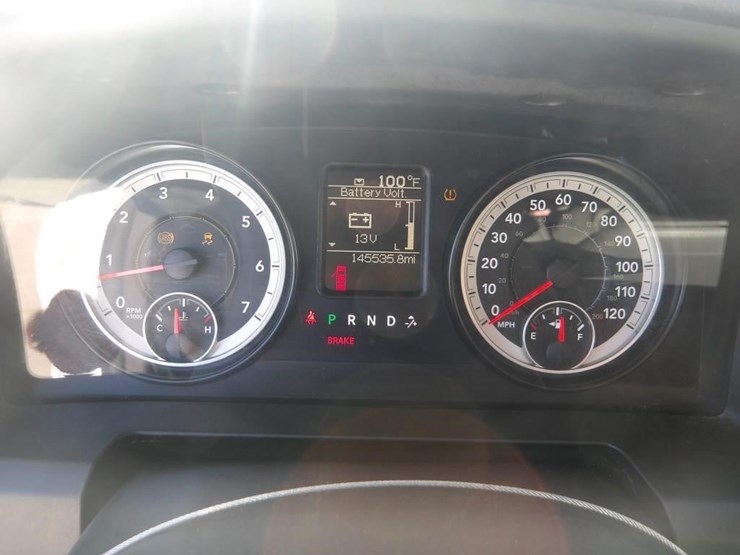 2015-dodge-ram-1500-image-19