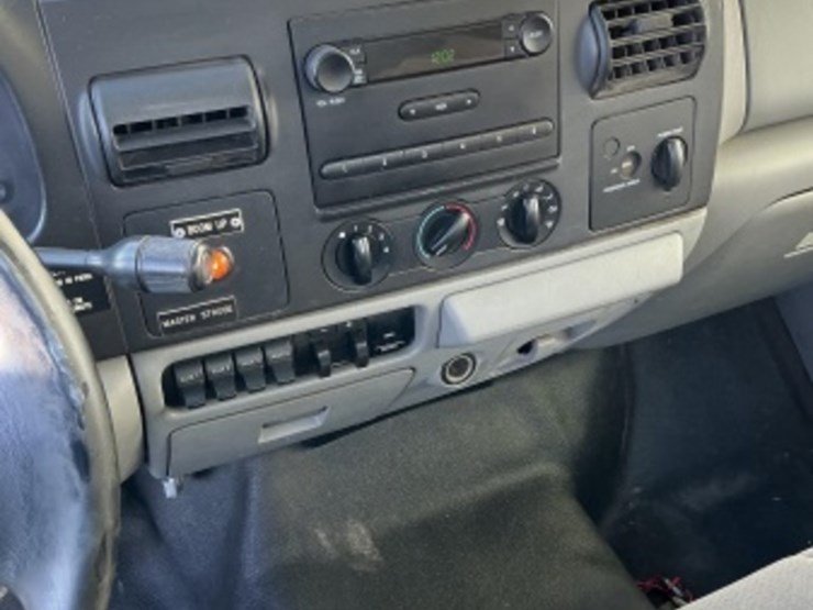 2006-ford-f450-image-22