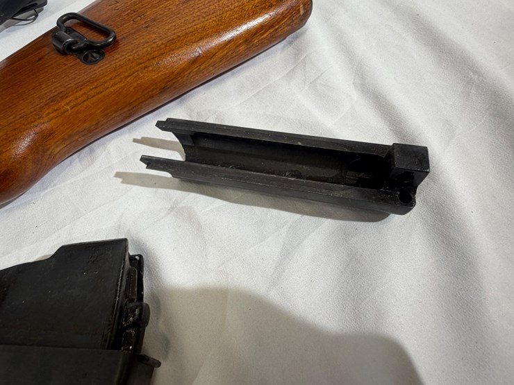 #37-•-sks-semi-automatic-rifle-image-9
