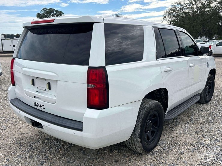 2016-chevrolet-tahoe-image-3