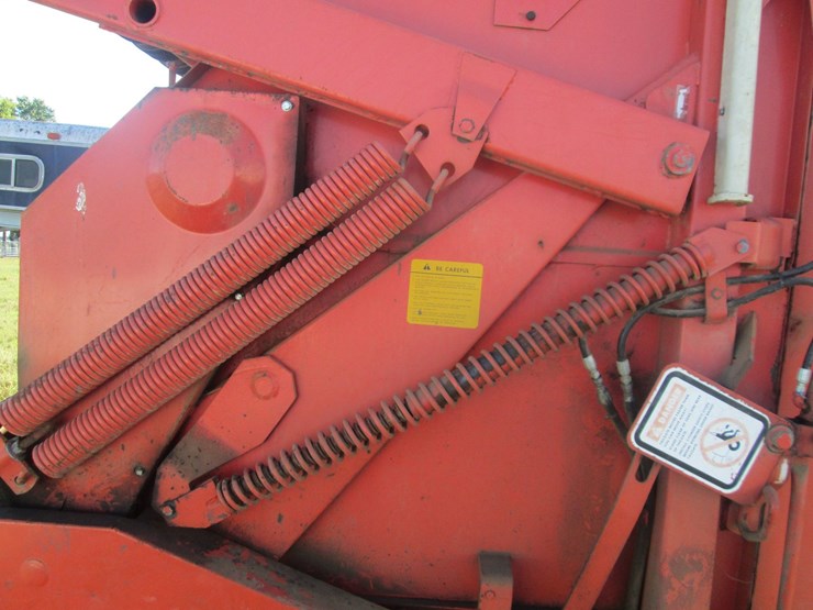 hesston-5500-image-6