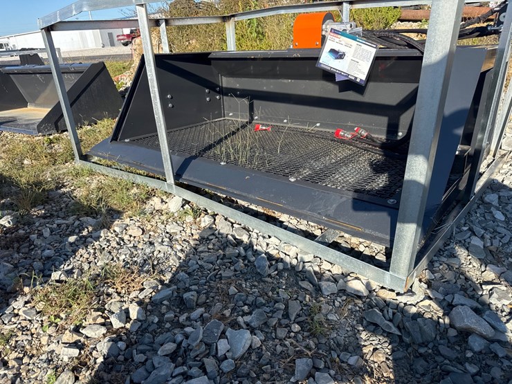 #59-•-72in-skid-steer-screening-bucket-image-2