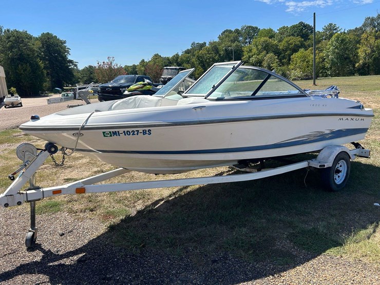2006-maxum-1800mx-ski-boat-w/trailer-image-3