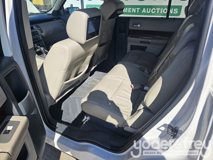 2009-ford-flex-image-21