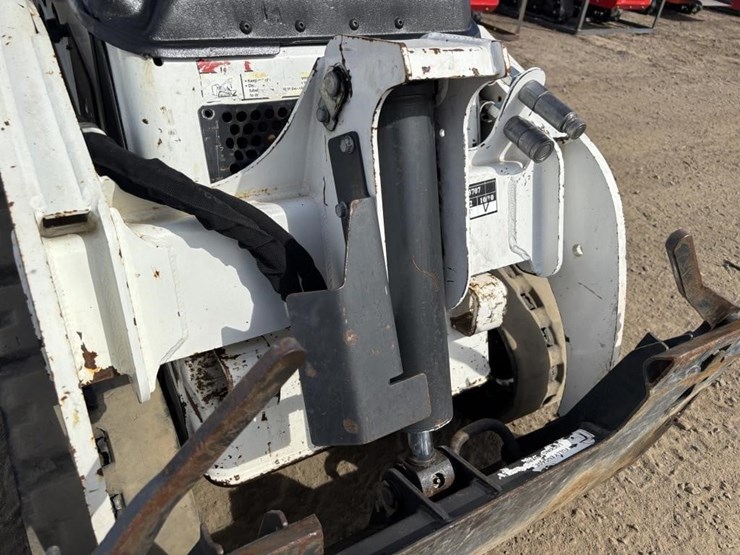 2018-bobcat-mt85-image-10