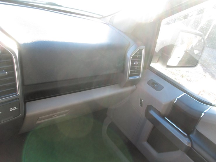 2017-ford-f150-image-27