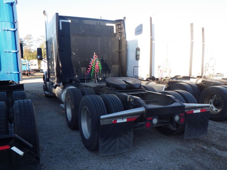 2015-peterbilt-579-image-13