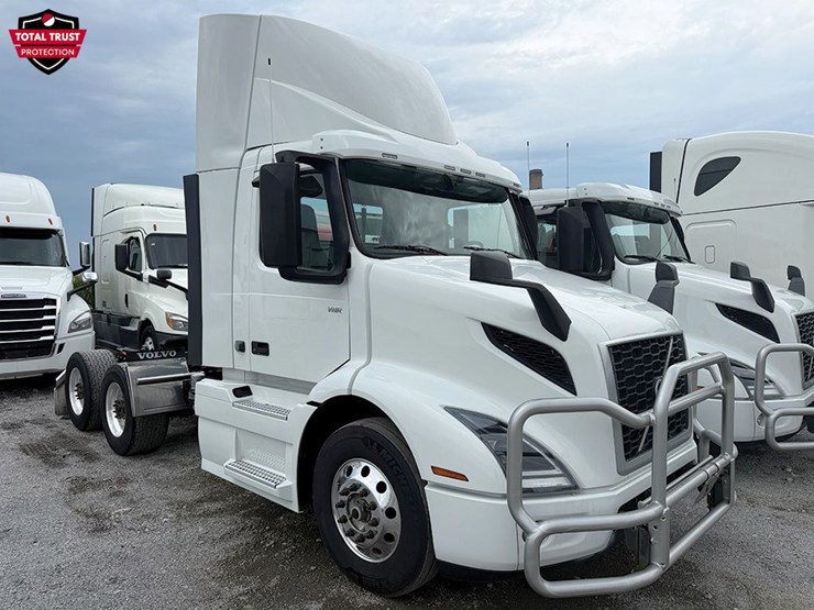 2024-volvo-vnr300-image-1