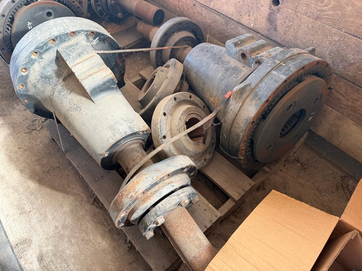 #1610-•-new-holland-t9.450-planetary-final-drive-assemblies-450/460-series-axle-applications-image-5