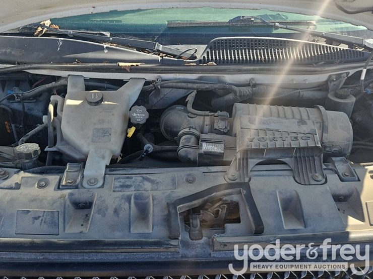 2017-chevrolet-3500-image-34