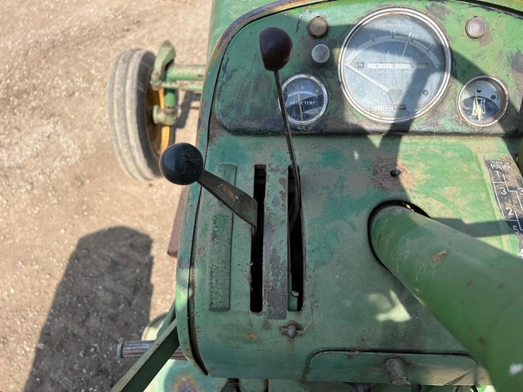 john-deere-3010-image-22