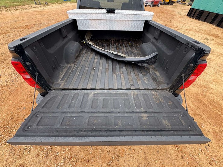 2017-chevrolet-silverado-1500-image-23