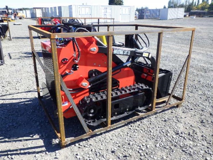 2026-agt-lrt23-skid-steer-loader-image-3