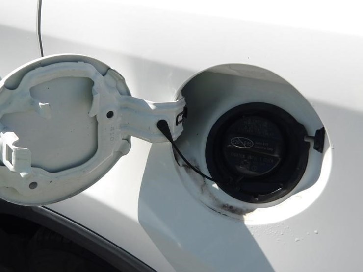 2017-toyota-rav4-xle-image-6